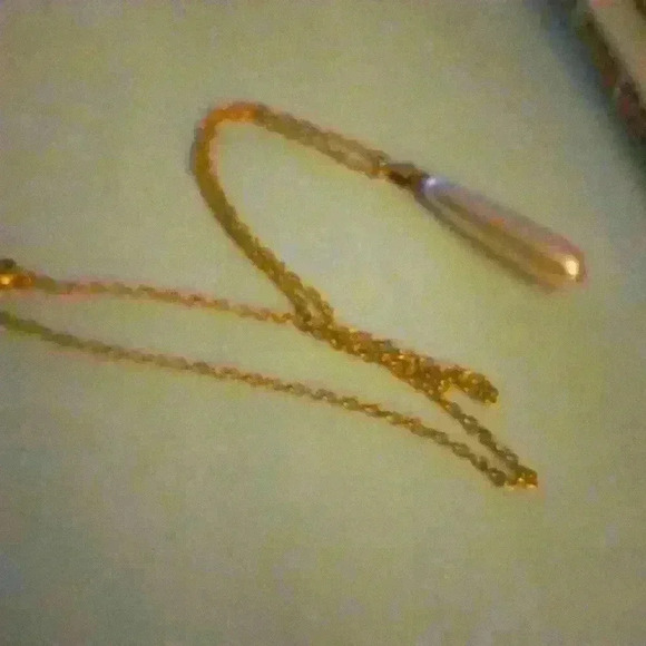 Super light tear drop necklace - Picture 3 of 3